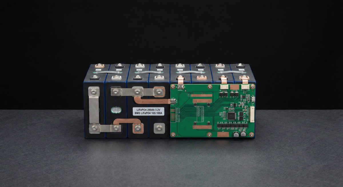LiFePO4 battery cells and BMS circuit board